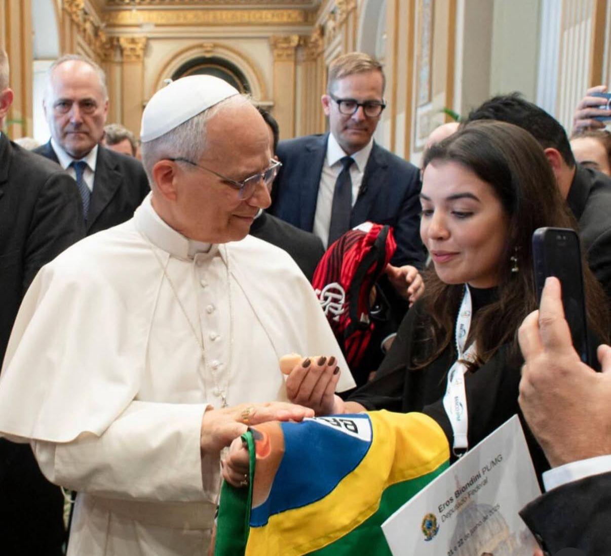 Chiara Biondini em agenda institucional no Vaticano