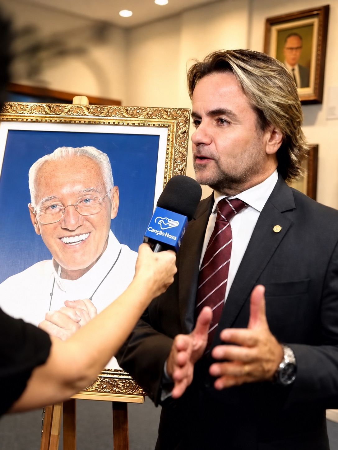 Eros Biondini concedendo entrevista à Canção Nova